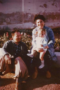 Pascale avec son père et sa mère