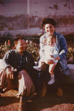 Pascale avec son père et sa mère